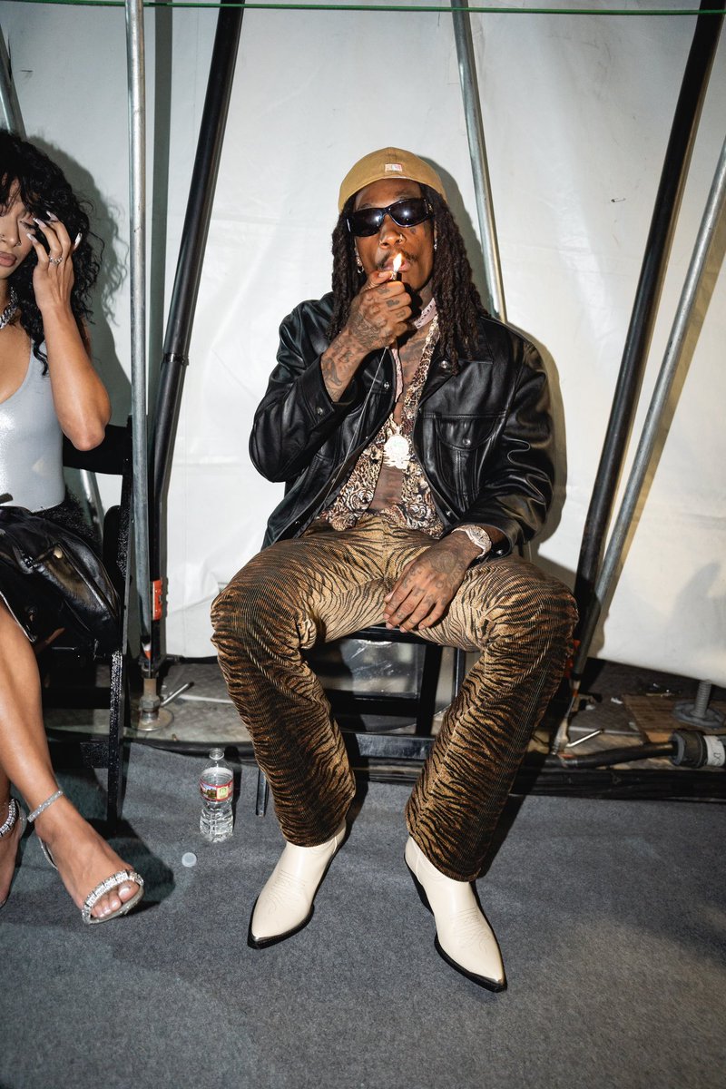 wizkhalifa's tweet photo. Went to outer space to party wit Beyoncé last night. https://t.co/dQCzWsmIc6