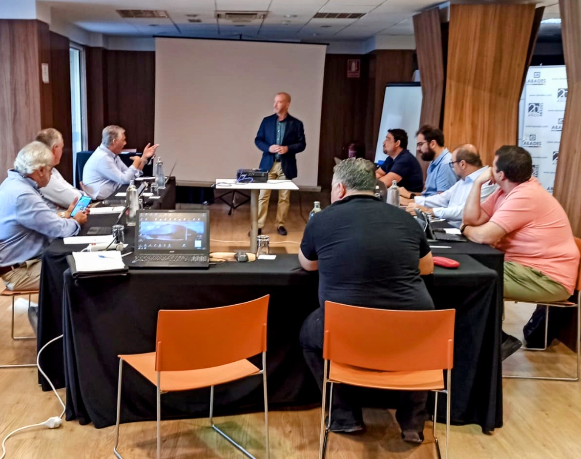 ferterron's tweet photo. Abrimos curso en Granada con la Mesa Andaluza de Ejercicio Libre. Los Ingenieros Técnicos Industriales en España en 2022 hemos realizado más de 70.000 proyectos energéticos y más del 80% de proyectos en seguridad industrial. Trabajamos para ser los profesionales mejor preparados. https://t.co/Ec3jWbvMGG