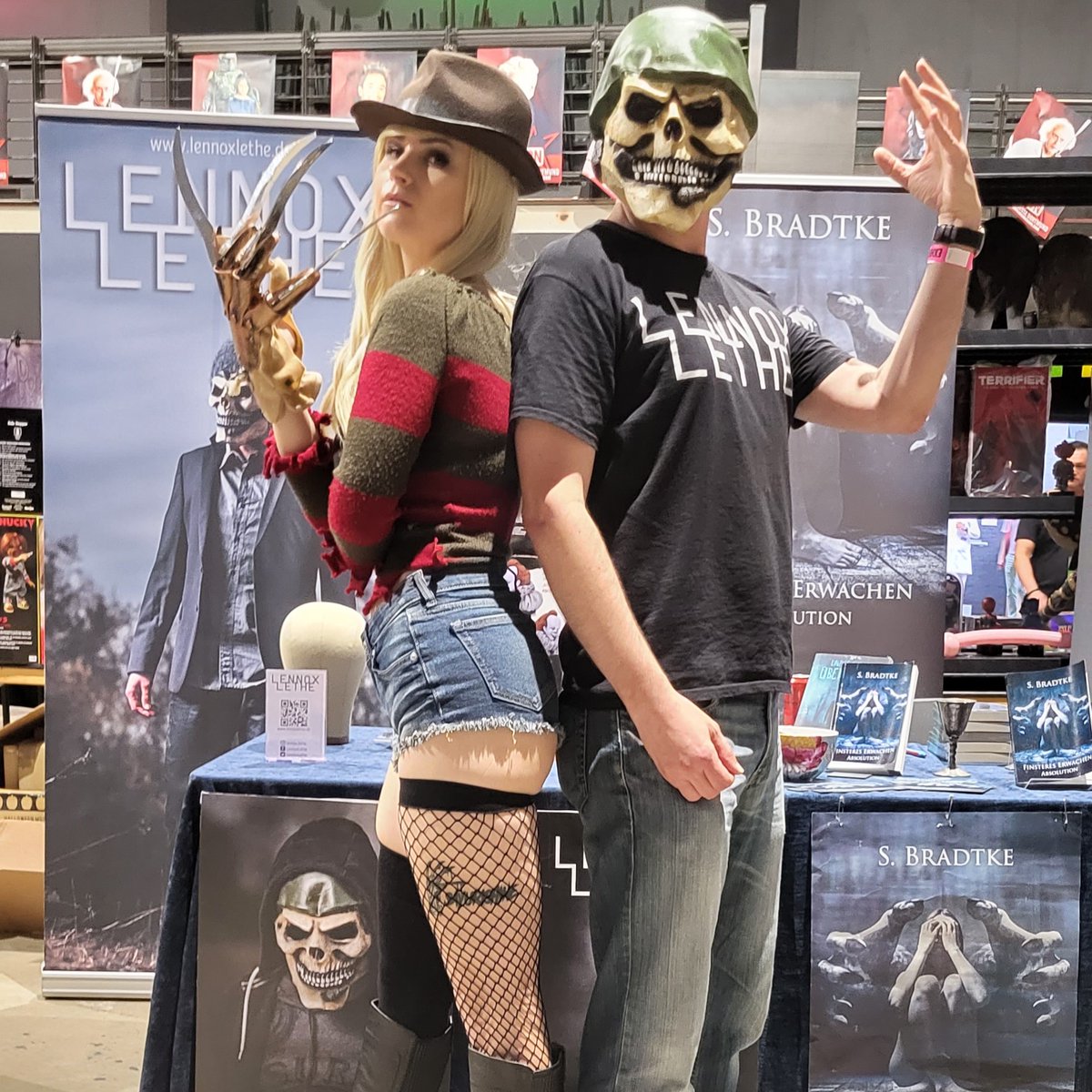 LennoxLethe's tweet photo. Unsere höllische Standnachbarin Sayurishine auf dem @WOH_Original in #Oberhausen. Ich bin schon auf ihr Sonntagsoutfit gespannt.

#sayurishinecosplay #cosplay #freddykrueger #nightmareonelmstreet #WeekendOfHell https://t.co/jNEz9vHsmP