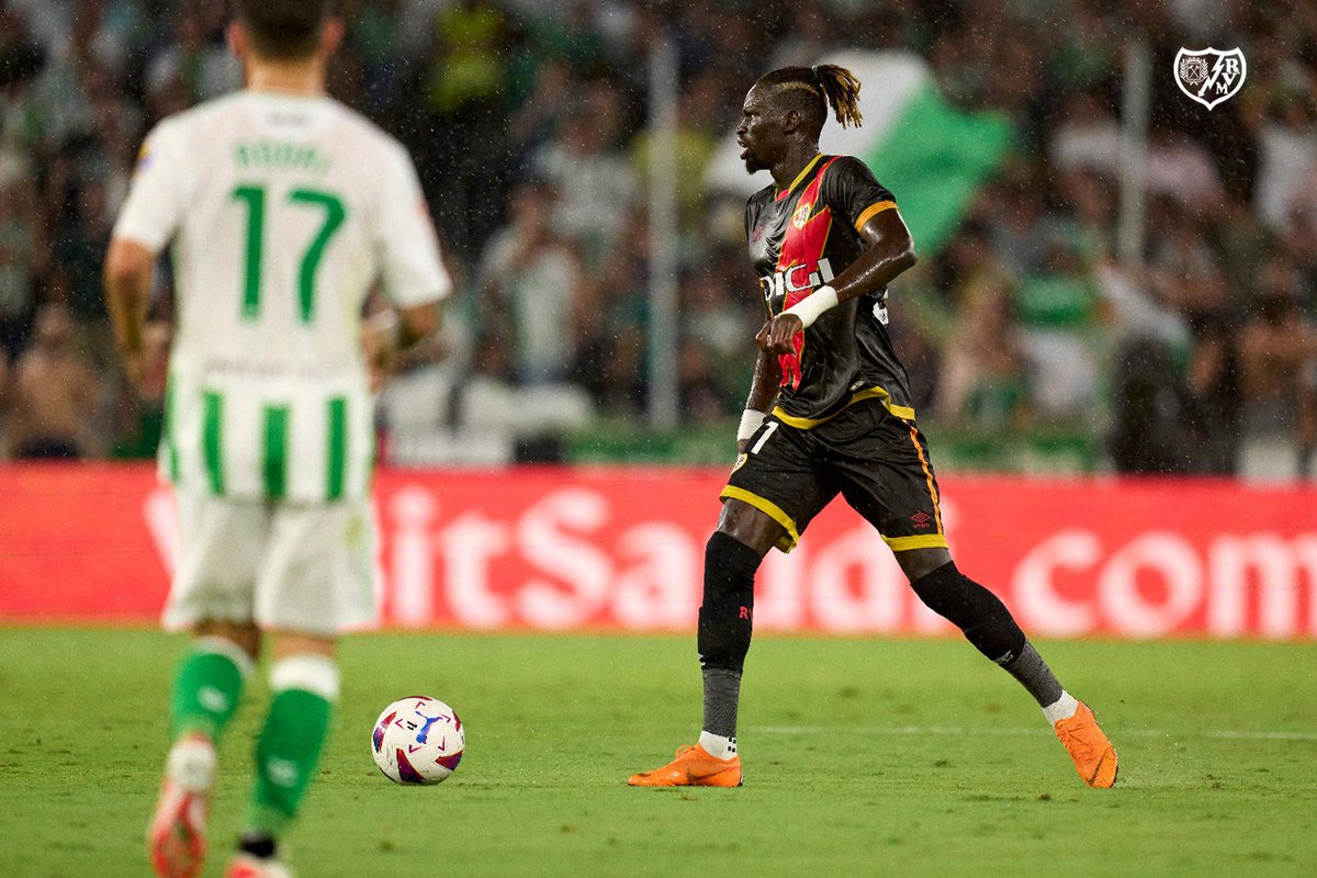 elchiringuitotv's tweet photo. ⏱️¡Final de los primeros 45' en el Villamarín! #LALIGA 

🟢 Real Betis 0-0 Rayo ⚪🔴 https://t.co/6NK8iJL9io