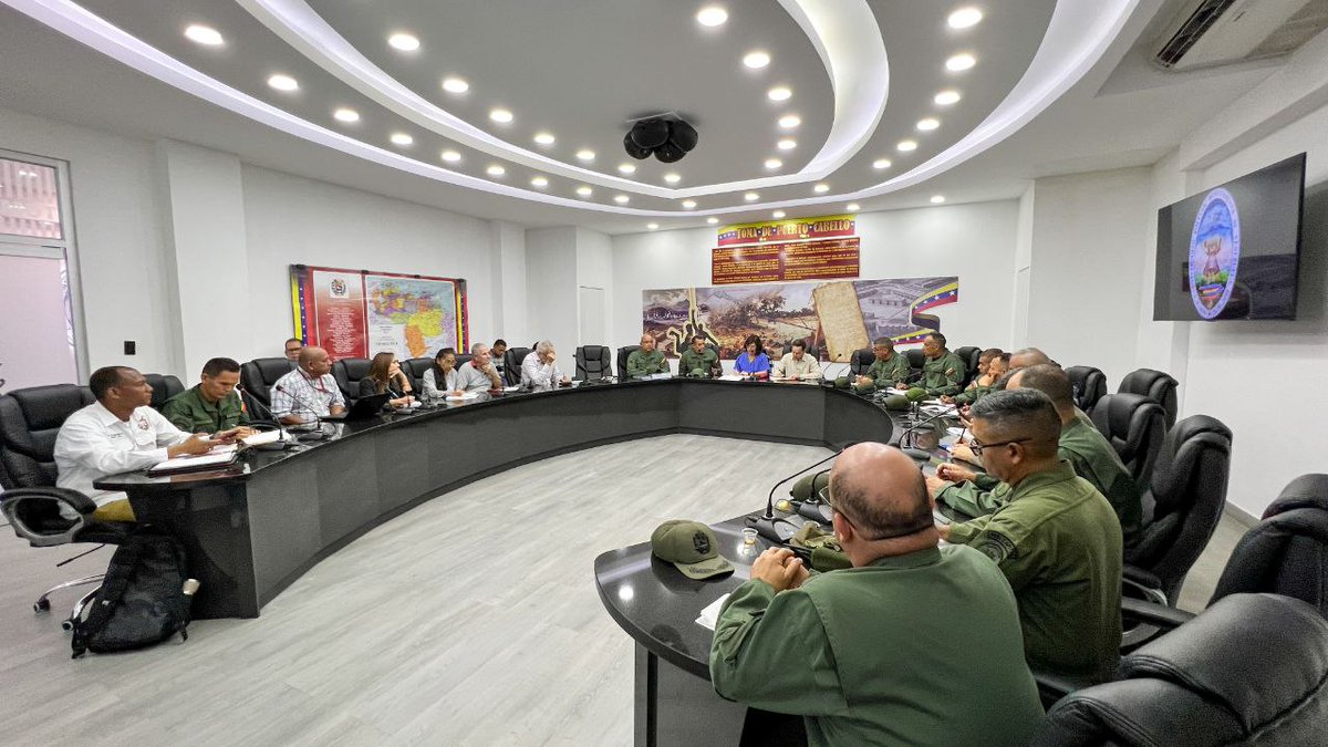 Con la voluntad y el esfuerzo de nuestro presidente @NicolasMaduro honramos el compromiso con nuestra Fuerza Armada. ¡Rehabilitamos los espacios de la Academia Militar! Estamos orgullosos de nuestra milicia. #VenezuelaEnPlan30