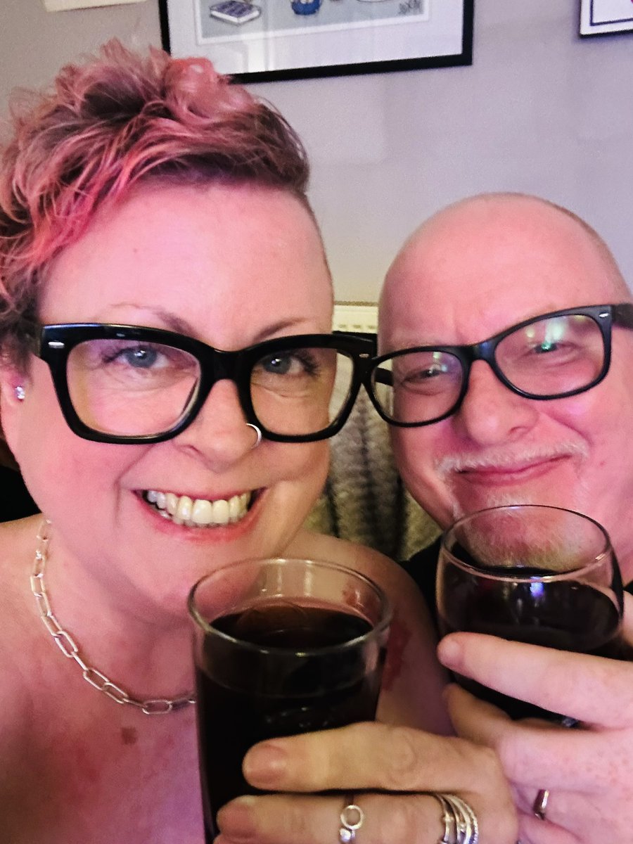 nettie1969's tweet photo. @MissCurls262 #boozeoclock โฅ๏ธ https://t.co/UI0tKZY4xA