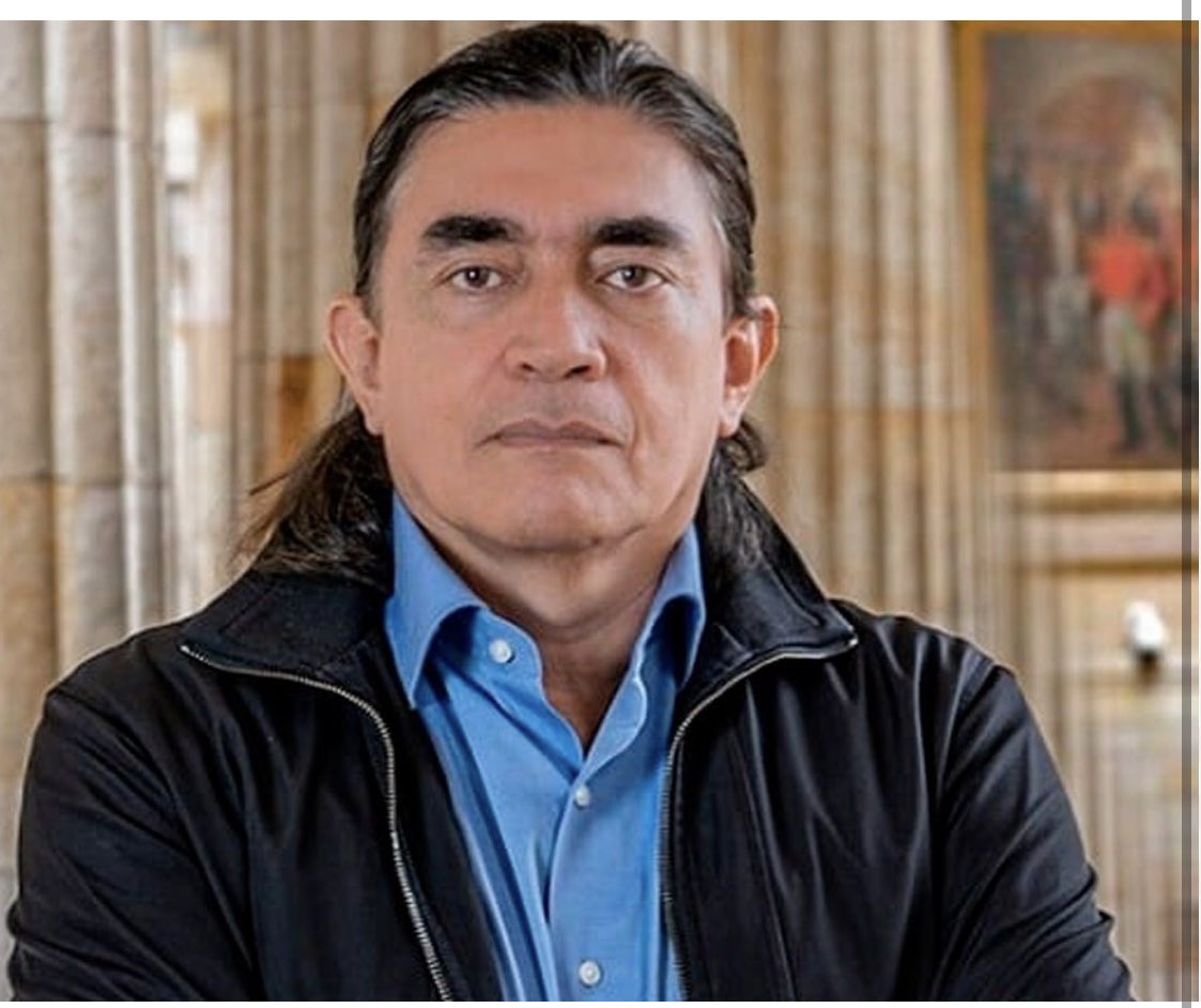 Jhonf Fonseca (@jhonffonseca) on Twitter photo Pregunta abierta y sincera: A usted qué le produce cuando ve este personaje llamado <a href="/GustavoBolivar/">Gustavo Bolívar</a> 👇🏼?
1. Tristeza
2. Asco
3. Enojo
4. Rabia
Todas las anteriores 🔄❤️🙋🏻♂️ Pregunta abierta y sincera: A usted qué le produce cuando ve este personaje llamado <a href="/GustavoBolivar/">Gustavo Bolívar</a> 👇🏼?
1. Tristeza
2. Asco
3. Enojo
4. Rabia
Todas las anteriores 🔄❤️🙋🏻♂️
