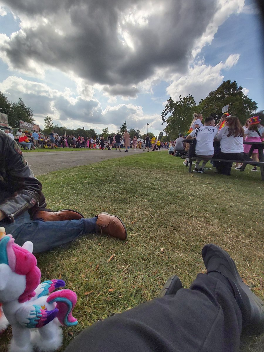 BearElectrics's tweet photo. Official day out to Leicester Pride 🏳️🌈 with these chaps #LeicesterPride #brony #mlpfim #mlpg https://t.co/KhXcoRNKpe