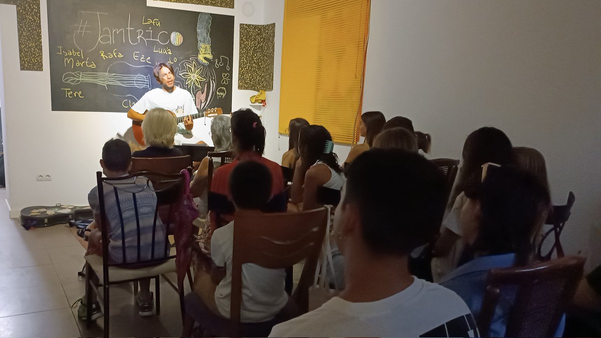 La_Explanada's tweet photo. Pues ha sido un rato muy agradable. ¡Prepárense que tenemos novedades para octubre!
Iremos informando. https://t.co/8AVbM4xX4e