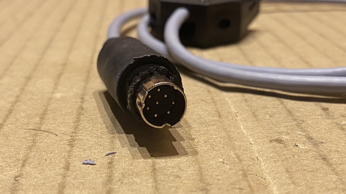 LE_F4GXS's tweet photo. Fabrication en 10 minutes chrono d’un câble de programmation pour le FTM–350 ! 👍🤘
Pour la liaison en USB, j’utilise un adaptateur USB vers Port COM Serial DE-9.
#HamRadio #AmateurRadio 
#Radioamateur #Yaesu #FTM350 #Mobile #FM #APRS #Programmation #Cable #Serial #USB #DE9 https://t.co/KnuHB41KCQ