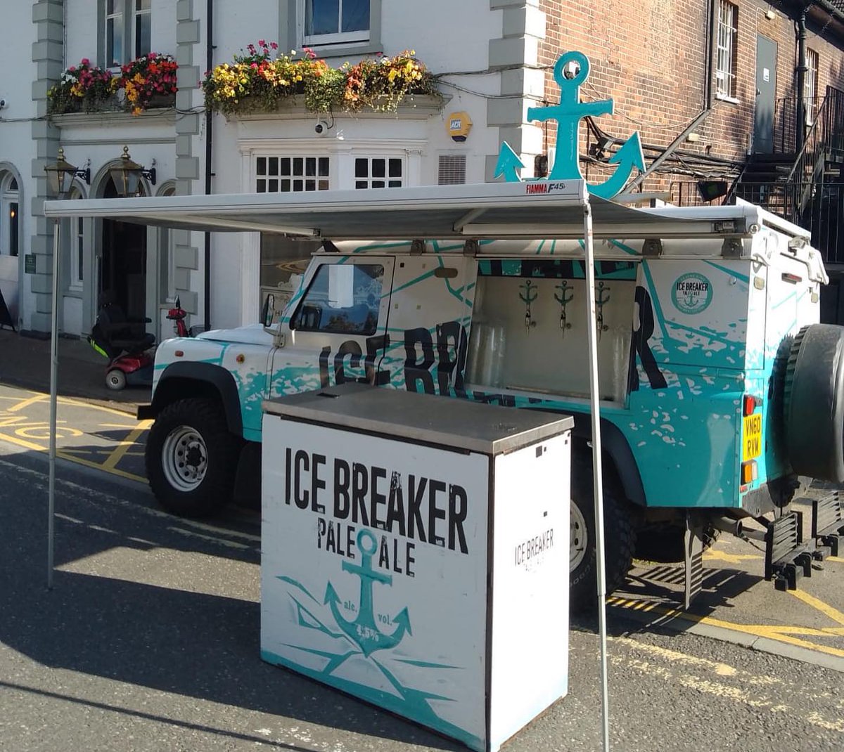 All set up for #uckfieldfestival today with the icebreakerpaleale greeneking_official beer truck. See you there? 
.
#icebreakerpaleale #greeneking #uckfield