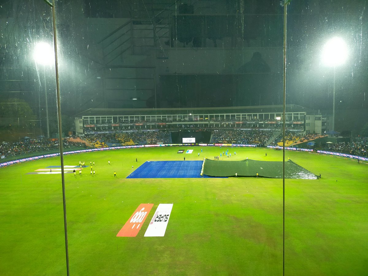 Panunkashmer's tweet photo. Exclusive update: It's raining again. The target for Pakistan was 226 runs in 36 overs. It was supposed to start at 9:20PM local time (8:50PM PKT) but looks like there's more delay 😔 #AsiaCup2023 #AsiaCup https://t.co/kTW0cRN8YW