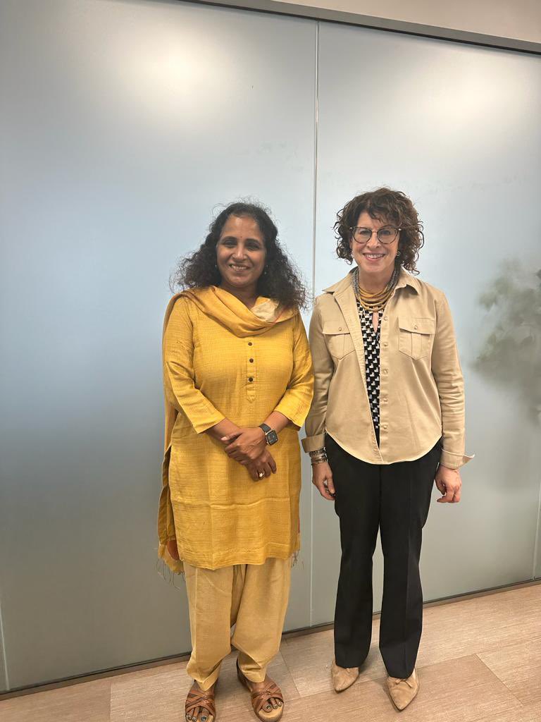 🇮🇳 DCM @ranganathan_sr met 🇺🇸 Assistant Secretary for Consular Affairs Rena Bitter. Excellent conversation on efforts being made by both sides to strengthen our people2people ties, including by enabling seamless flow of talent between our two countries.