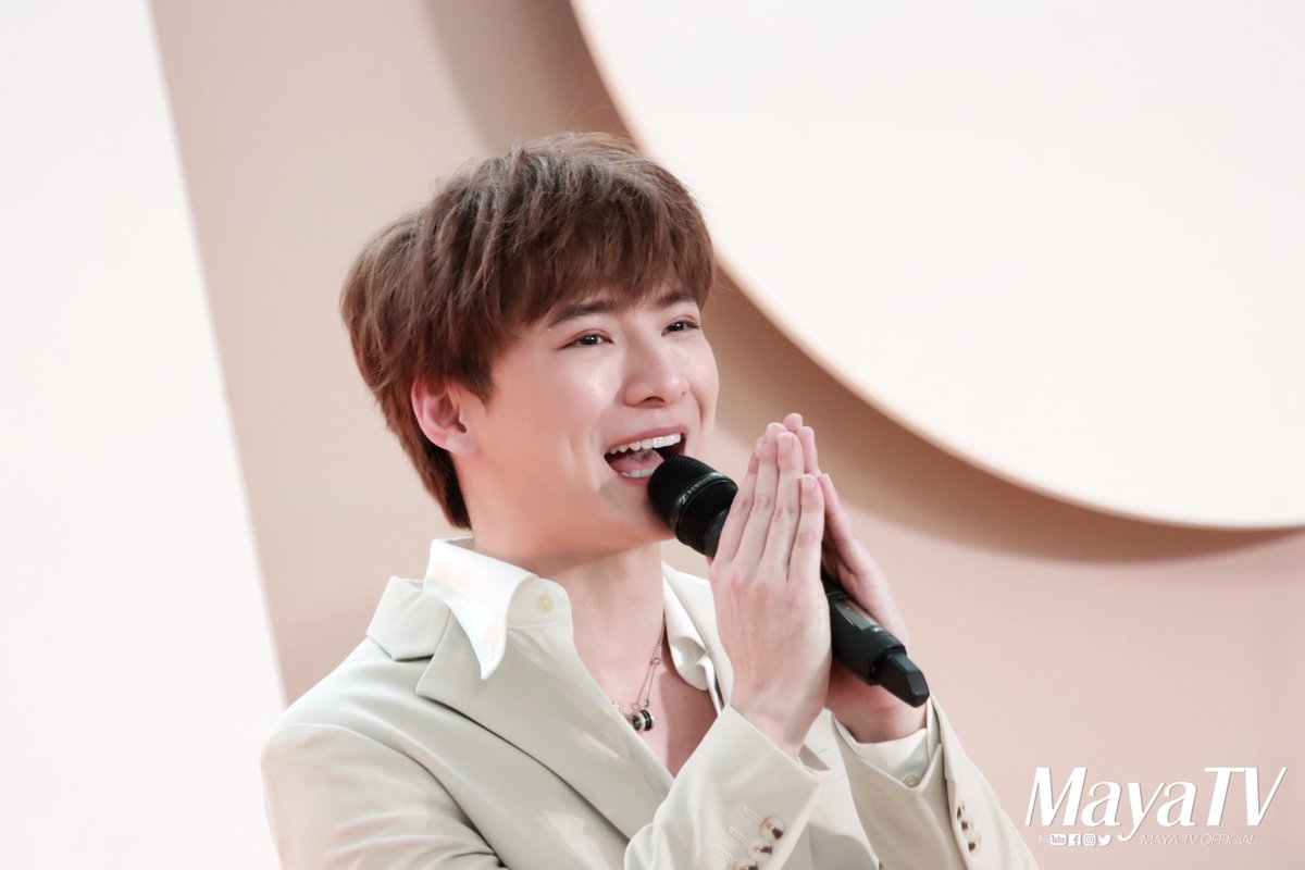 mayaonline2002's tweet photo. "แกงส้ม ธนทัต" และ "คริส พีรวัส" ร่วมแสดงความยินดีกับพี่ชายคนเก่ง "หมอริท #MhorRitz " ในงานเปิด #THERITZCLINIC สาขาที่ 7 พร้อมมอบโชว์พิเศษสร้างความประทับใจให้แฟนๆ ในงานได้เป็นอย่างดี

#THERITZCLINICGrandOpeningAtSiamSquare #THERITZBEGINS #kristperawat  #MAYATVOFFICIAL https://t.co/6CwpTGxU1i