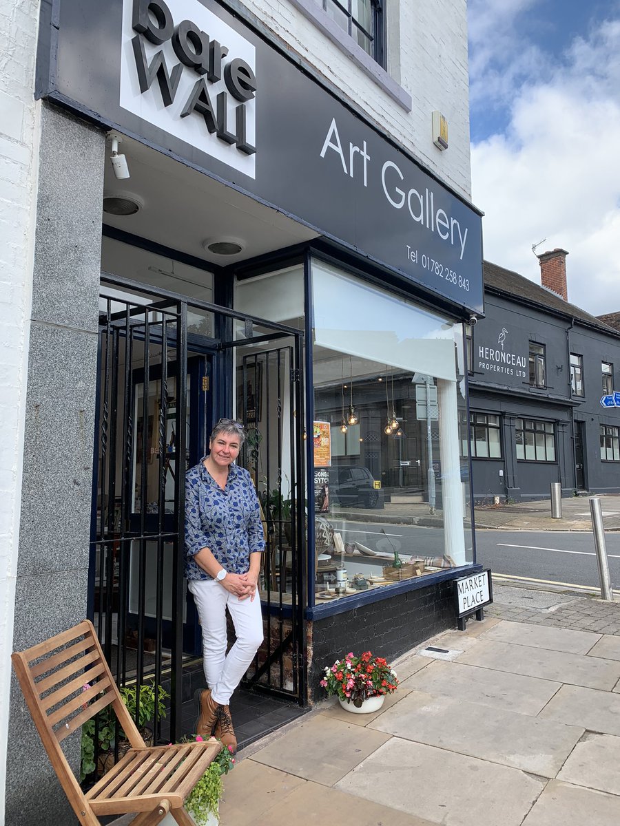 MFitzoliver's tweet photo. Great catch up with Amanda @barewall talking about the #3Counties Award holders exhibition and the happening creative scene @MadeinStokeonT🥰 Looking forward to the forthcoming @BCBfestival and making plans💫🙌#BCBFestivalFringe https://t.co/ztEhl1jL9R