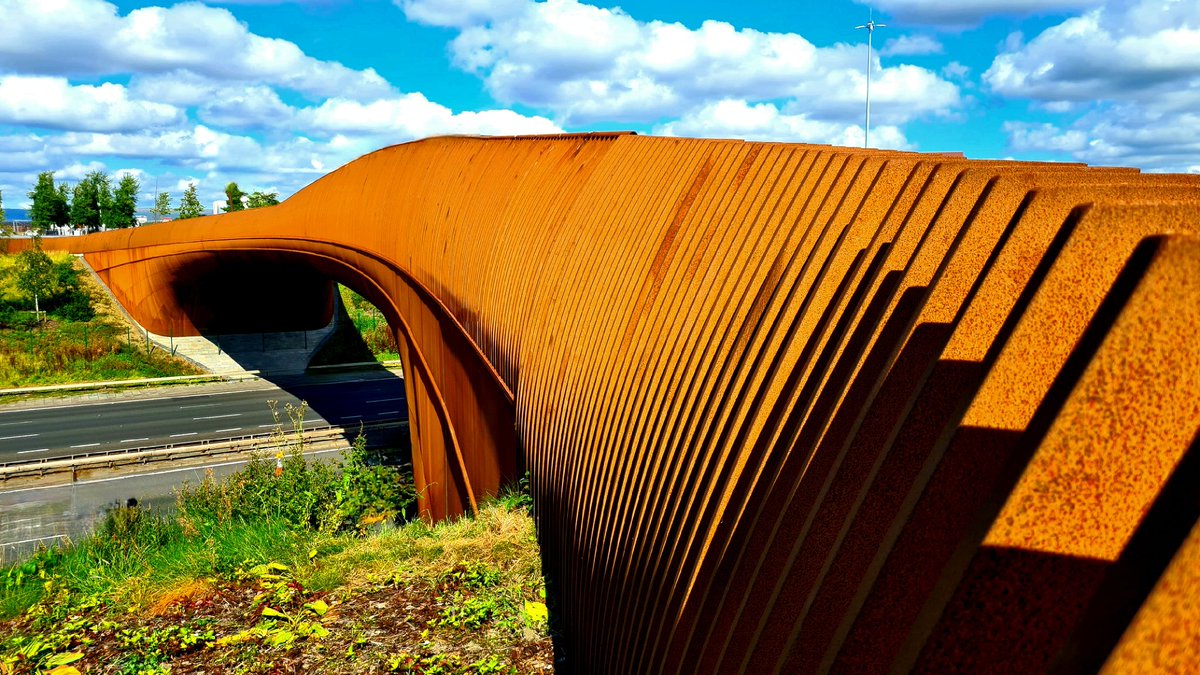 is_glasgow's tweet photo. The Sighthill Bridge linking Sighthill and Townhead across the M8 in Glasgow or, as it has inevitably been nicknamed, the Rusty Bridge. 

Cont./

#glasgow #sighthill #sighthillbridge #m8 #therustybridge #rustybridge #cityscape #townhead https://t.co/C1HwnJl3ls