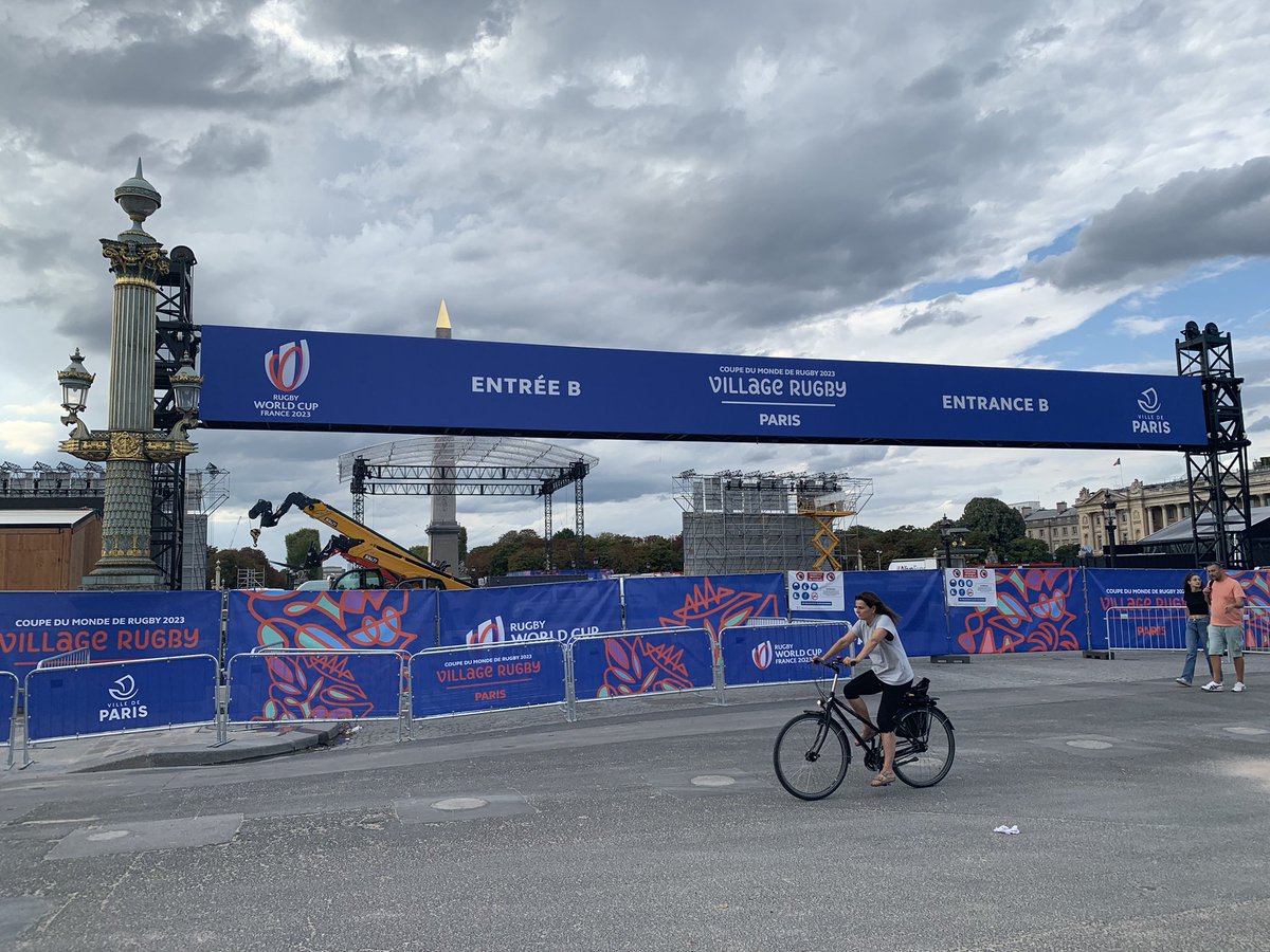 PhilippeWolak's tweet image. J-6 avant l’ouverture de @RWCfrance2023 ça s’active sur le Village Rugby place de la Concorde. Les ambassadeurs @OrangeIDF vous attendent à partir du 8 sept. pour vous faire découvrir le rugby à travers des innovations inédites cc @Orange_France @TeamOrangeRugby @cecilerivieccio
