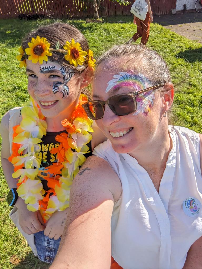 mbotreads's tweet photo. A lovely afternoon celebrating everyone - accessible and well thought out as always. Loved the fidget making workshop and what we made (plus the sneaky extra take home materials for later if the boy wants to join in too). Pepper loved the attention too. #PrideOutside https://t.co/IQyW5WmKHs