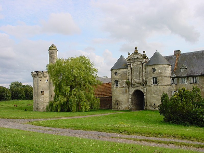 MonumentumFr's tweet photo. Château à #Esnes (#Nord) Façades et toitures du pavillon d'entrée situé au nord avec ses deux tours rondes ; tour de l'angle nord-est avec la tourelle d'escalier qui lui est accolée ; façade ouest de l'aile est...
Suite 👉 https://t.co/vqh4dCXprU
#Patrimoine #MonumentHistorique https://t.co/Rm5IipFCpW