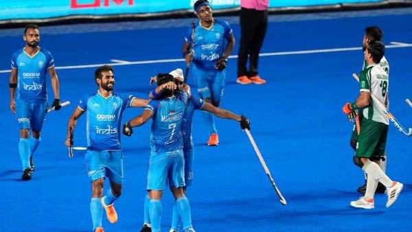 Tashuyr1's tweet photo. India has Won the Men’s Hockey5s Asia Cup, Beating Pakistan in the final... In the penalties, India converted two while Pak missed two. 

Congratulations Champs 🇮🇳

#INDvPAK // #AsiaCup https://t.co/ZgdkMUgiGE