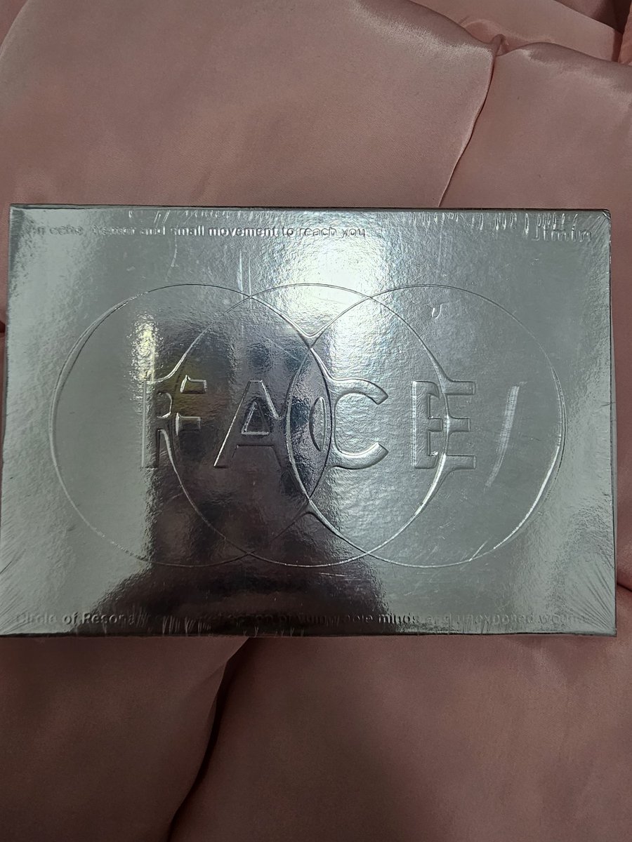 Iademetrio's tweet photo. JIMIN Face weverse album sealed
P 500 https://t.co/EwJ5dtdMJW