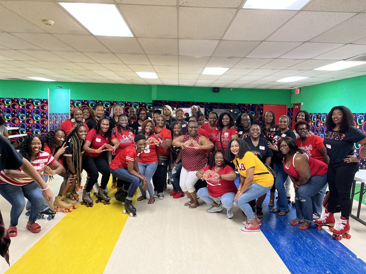 AATXDST's tweet photo. AADST had an amazing time as we glided and grooved under sparkling disco lights with our sisters, creating memories that will last a lifetime. We rolled into a night of fun, laughter, and the amazing bond of sisterhood. #RollBounceAndReclaim #AADST #DST1913 #SWRDST https://t.co/PKl1XC5B1d