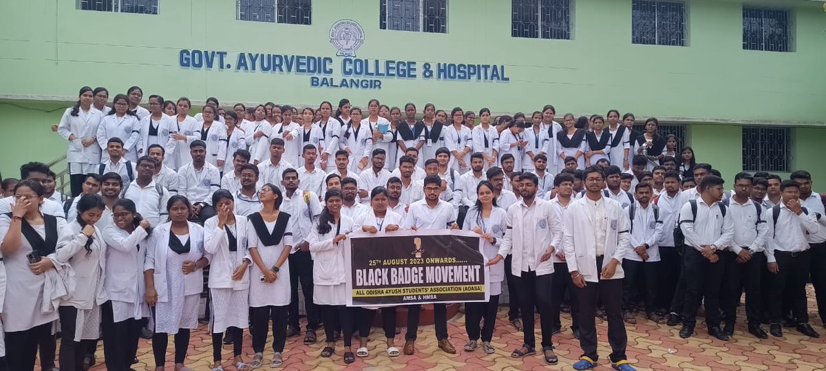 kandiinsaan's tweet photo. It is my request to all the major national news channels to cover the protest of AYUSH medical students in odisha. @aajtak @ABPNews @IndiaToday @ndtv @the_hindu @republic @the_hindu @ZeeNewsEnglish @IndiaToday @CNN @News24 https://t.co/k0xR3YY8PJ