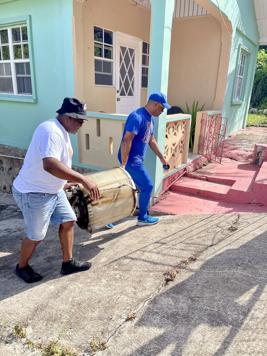markbrantley3's tweet image. Today a team of volunteers cleared old fridges and stoves and other white goods from Upper St John’s in my constituency. Families were thrilled to receive the assistance #Independence40 #PatrioticPride #CommunityTogetherness