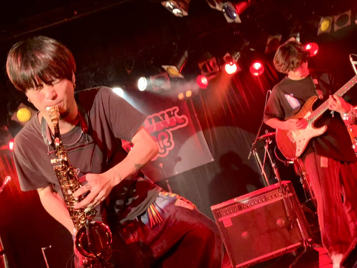 Isana Jukebox@BananaHall
大きな会場で照明バチバチに当たってると普段以上にかっこいい✨🙌のびのびやれてたみたいでほんと楽しそうだった😆
#osakafunkgrammar