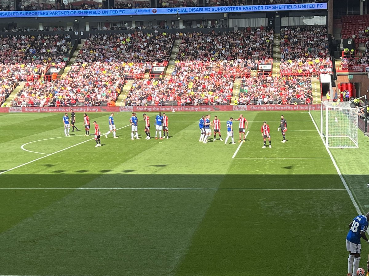 Everton at home ⚔️🔴⚪️⚔️🔴⚪️⚔️🔴⚪️⚔️🔴⚪️⚔️🔴⚪️