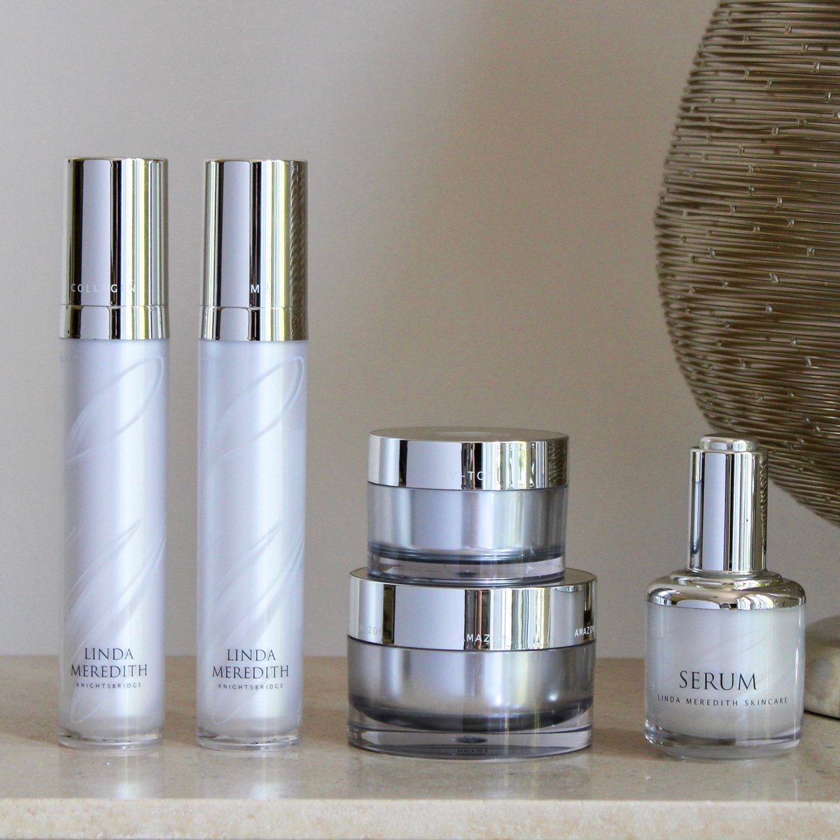 LMSkincare's tweet photo. Balanced skincare is like a balanced diet. Seasons change and so does our diet which affects our skin. It’s that time of the year to make sure we have the right products to help keep skin nourished and hydrated.

 #skincare #skincareroutine https://t.co/7n9VsVFGFO