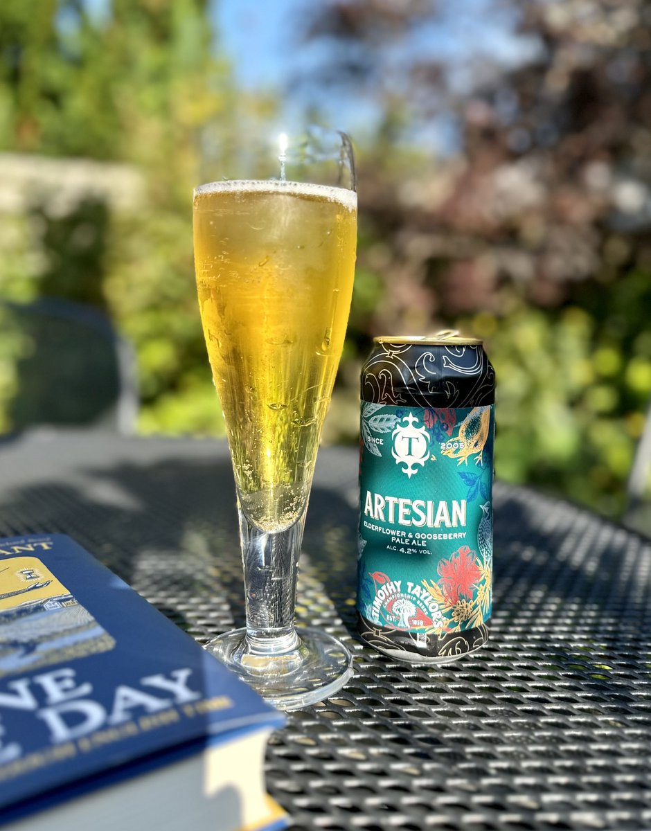 ciaranmonaghan's tweet photo. A grand sunny-day refreshment @thornbridge @TimothyTaylors #Artesian https://t.co/mDqaMxSyba