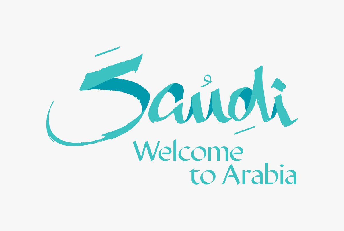 ttalahmari's tweet photo. عملت لفترة طويلة في استشارات الظهور الإعلامي لوزراء ومسؤولين ومؤثرين في مجالات متعددة، وأعتقد أن حلقة الرئيس التنفيذي لهيئة السياحة في #بودكاست_سقراط نموذج مثالي للظهور الإعلامي المحترف والحيوي الذي يجب أن يكون عليه المسؤول في ظل قوة وجمال رؤية السعودية 2030 للأسباب التالية:

1- ارتكزت قوة اللقاء على 3 منطلقات ذكية جداً: (قوة التحضير المعلوماتي، الأريحية في الحديث العفوي لغوياً، الاستعداد للإجابات الصعبة والتوازن في ردة الفعل)

2- على مستوى الظهور الإعلامي بدا أ. فهد شبابياً وحيوياً في مظهره وابتسامته، لم يتعمد وجود لبس يوحي بالرسمية ولا طريقة ثقيلة جداً في التعبير والحديث.

3- الجانب الاتصالي والتسويقي وقوة الخلفية المهنية أعطت بُعد محترف في طريقة الظهور، فهو ابن المجال وصاحب صنعة لذلك أتقن الحضور بشكل احترافي.

4- الشغف في الحديث عن المدن وهويتها وطريقة تسويق السعودية محلياً وخارجياً ومعرفة التحديات والحديث عن الإنجازات السابقة وعدم الإغراق في الوعود جعل المتلقي مستمتع بما تم انجازه وبقصة صارت وانتهت وليس وعود قد تتبخر لاحقاً.

5- عندما عرف بنفسه كان فخور ومرتاح قال أنا منتج محلي 100% درس في مدارس وجامعات سعودية وهذا يوضح لك أننا ليس بالضرورة في قيادات الجهات أو الهيئات نحتاج لشخص درس خارجياً وإنما النماذج السعودية لمدارسنا وجامعتنا قد تكون أيضاً احترافية ومنافسة بشراسة.

6- كان ذكياً جداً قي اختيار منطلق القصة أو بداية الحديث الشخصي الذي يلمس الناس، وهي عادة عمر الجريسي في بدايته مع ضيوفه يختار مقدمة شخصية حتى يقرب الضيف من الجمهور في الحديث عن تجاربه واهتماماته أو قصص تكون مدخل للقاءات، التنس والتحدي في النحف، وتمثيله لمنتخب المملكة للتنس كانت مدخل مدروس وجميل.

7- هناك أسلوب منطقي تعمد الضيف أن يستخدمه حتى يبدو منظم جداً في حديثه وهو  استخدام التعداد أو الترتيب بنظام القائمة 1 ثم 2 ثم 3 وهذه أعطت انطباع وصول الحديث للمشاهد بشكل مُنسق وواضح ومترابط.

8- في استمرار الظهور الملفت كان الرئيس التنفيذي للهيئة السعودية للسياحة يتعمد إعادة تشكيل السؤال ثم الإجابة عليه بطريقة ناعمة جداً وغير مثيرة للمذيع وغير منتبه لها من قِبل المشاهد وهي نقطة عميقة في إدارة الحوارات وفنونه.

9- طغت على اللقاء مشاعر الشغف بالمجال والتجارب والقصص الناجحة، لذلك لم يكن يعبر عن نجاح معين بطريقة اعتيادية لكن يصيغه بطريقة قصة ويضع المشكلة في البداية ثم يشعرك بأنك شريك نجاح لأنك عرفت المشكلة وطريقة حلها!

10- من الإيجابيات العالية في اللقاء أنه يتحدث بشمولية لمشروع وطني مهم، ولذلك أشرك كثير من القطاعات في حديثه وقدّر لهم جهودهم وإمكانياتهم، وكان يتحدث بوضوح هذه ليست من جهودنا لكنها من جهود وزارة الرياضة مثلاً ونحن نتكامل معهم، فكان لا يأخذ نجاحات غيره ليشير لجهود الهيئة فيها.

11- من الأشياء الجاذبة في اللقاء هو الاستعداد بالحديث الجيد عن الدراسات والمقارنات والأرقام العالمية لهوية المدن حول العالم، ومعلومات غريبة عن السياحة ودوافع الناس وطريقة التأثير عليهم ونتائج دراسات أقامتها الهيئة وأشرفت عليها.

12- شدني كثيراً تأصيله لموضوع "الترحاب" وهو منطلق فلسفي يحتاجه المسؤول حتى يكون عنده نظرة واضحة، الرجل يتحدث عن مشروع مهم، بمفهوم شامل، وبزوايا نظرة العالم الصيني لنا، والعالم الأمريكي، ويعرف توجهات المجتمعات وما الذي يجذبها ومن الذي ينفرها.

رابط اللقاء:
https://t.co/zJmSYkMhVf