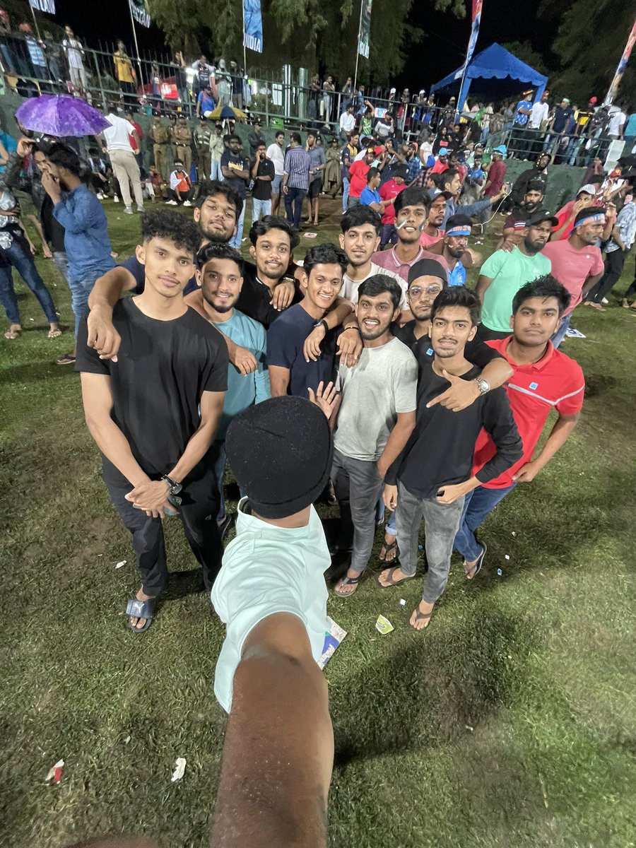 HaridhKll's tweet photo. Rain stops play. 🌧️ 🤳 https://t.co/LGAz5jhZpO