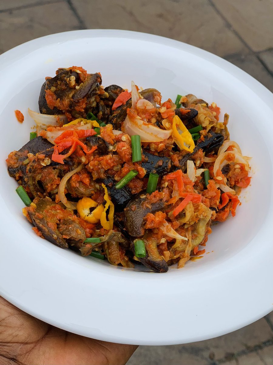 If you love peppered snail and a bottle of palmwine, say Hi 👋

The best place to order food online is #celebrityfoodvendor#snaillovers#pepperedsnails#palmwine#onlinekitchen