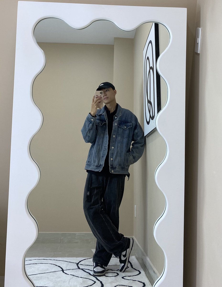 AlanTrn247's tweet photo. Đi đêm lắm thì có ngày gặp ... anh 😜 https://t.co/q4ABnwN7Kz