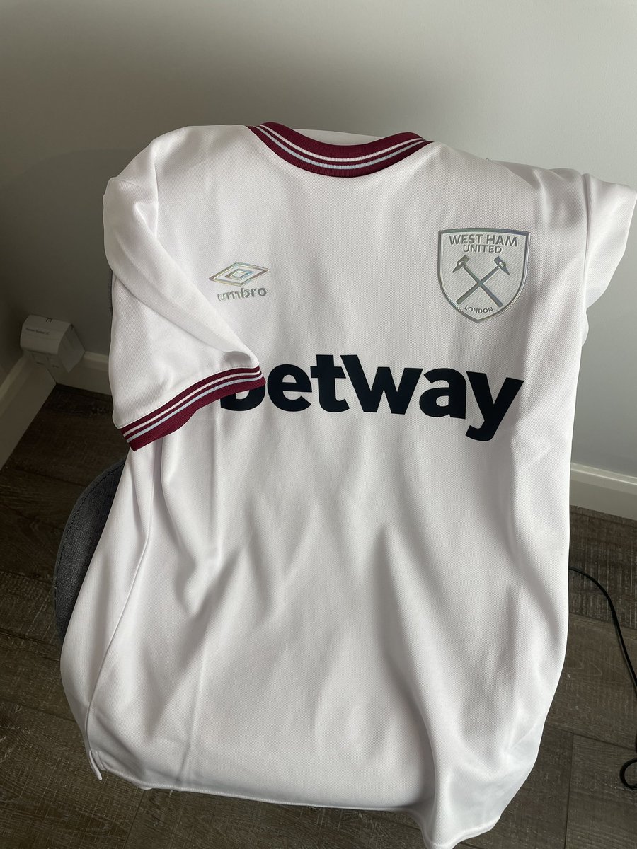 Dan The Kit Collector 👕 tweet media