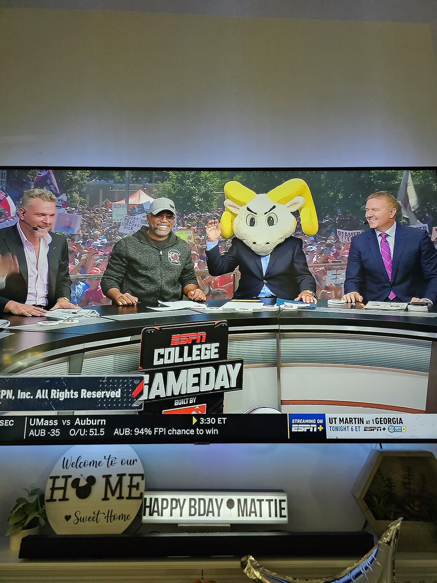 tarheelanalyst's tweet photo. Corso has spoken!!! #GoHeels #BeatCocks π€£π€£ https://t.co/l53MipiCaA