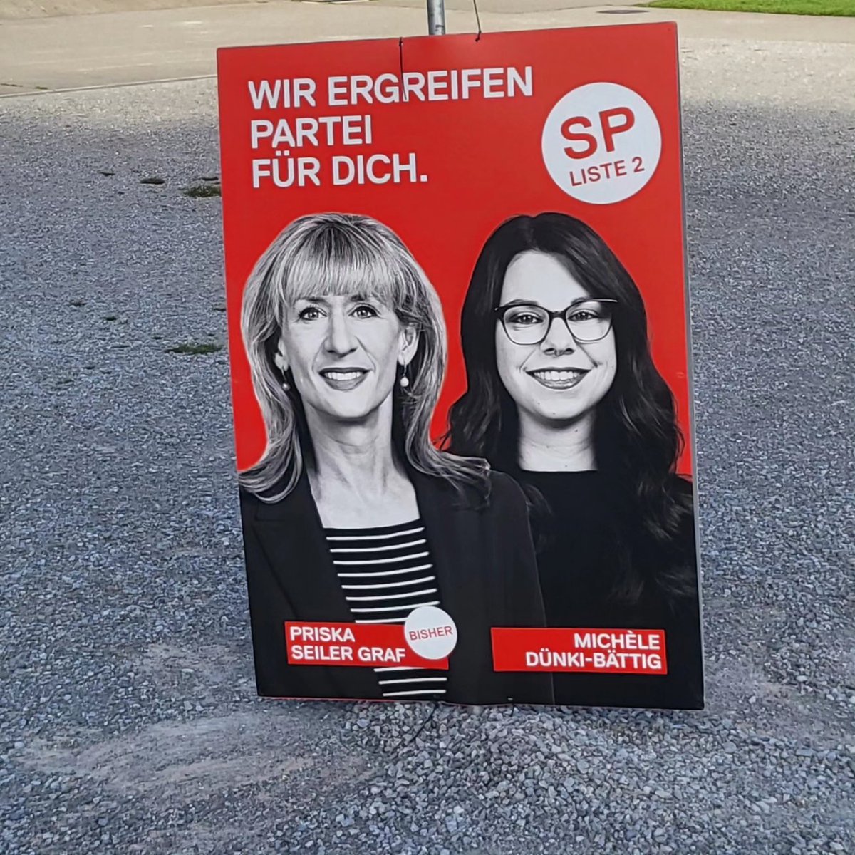 Felix Hoesch (er) (@felixzrh) on Twitter photo Beim Wahlkampfauftakt der <a href="/spbezirkbuelach/">SP Bezirk Bülach</a> rufen <a href="/DuenkiM/">Michèle Dünki-Bättig</a> und <a href="/seilergraf/">Priska Seiler Graf</a> auf <a href="/spzuerich/">SP Zürich</a> zu wählen.
So machen wir die zwei Sitze hier im Bezirk!
#wahlch23 #spzh Beim Wahlkampfauftakt der <a href="/spbezirkbuelach/">SP Bezirk Bülach</a> rufen <a href="/DuenkiM/">Michèle Dünki-Bättig</a> und <a href="/seilergraf/">Priska Seiler Graf</a> auf <a href="/spzuerich/">SP Zürich</a> zu wählen.
So machen wir die zwei Sitze hier im Bezirk!
#wahlch23 #spzh