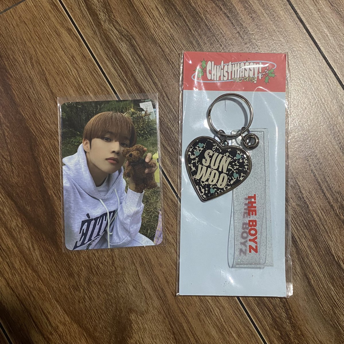 wts ph lfb  

⌗ sunwoo christmassy keyring + 5th gen pc
    ↳ ₱230 + pf/lsf

👛 gcash bdo (3 days reservation)
🎀 sco ggx  — other details on pinned

𖣯 the boyz tbz cloth banner