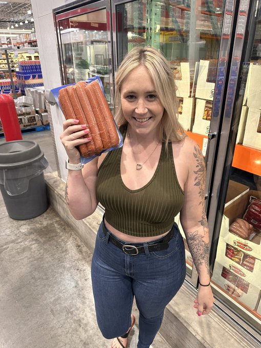 They make my type of hotdogs now 😂 https://t.co/ZvBboQDmHj