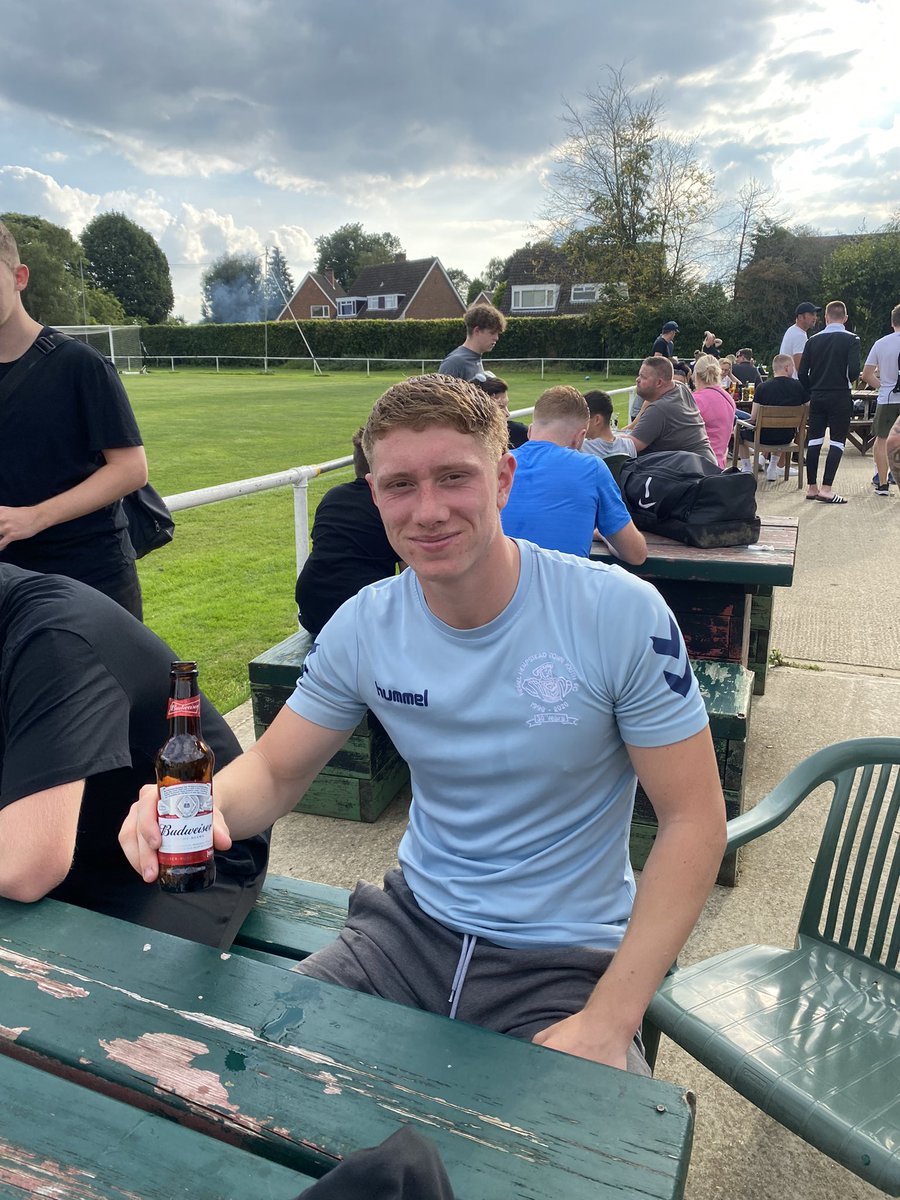 BovingdonResos's tweet image. MATCH RESULT 

Bovingdon 2-0 @Westmill_FC 

Great start to the season against a good side 

Goals from the top boy @BennyD1990 and new signing Mike Smith who also got MOM what a player!
Green Army 

PAB man of the match
