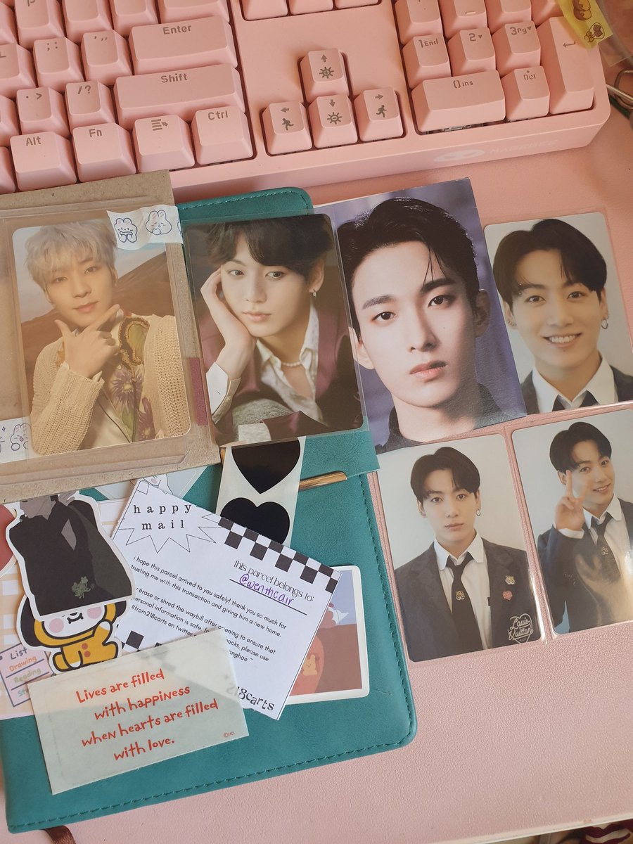 wentheair's tweet photo. This is a bit late to post, but a big shoutout for @218carts for packing wonwoo, jungkook and a bit of dk in one package safely!! They arrived in good condition and fast delivery =^.^= 💯% trusted buyer 💕 my sister loves them!! thank you  ☘️ #from218carts https://t.co/ERXa3xDDQb