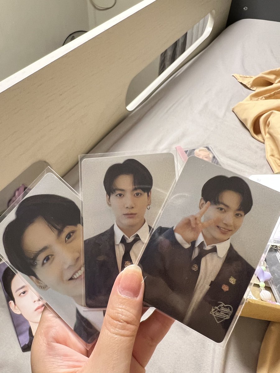 wentheair's tweet photo. This is a bit late to post, but a big shoutout for @218carts for packing wonwoo, jungkook and a bit of dk in one package safely!! They arrived in good condition and fast delivery =^.^= 💯% trusted buyer 💕 my sister loves them!! thank you  ☘️ #from218carts https://t.co/ERXa3xDDQb