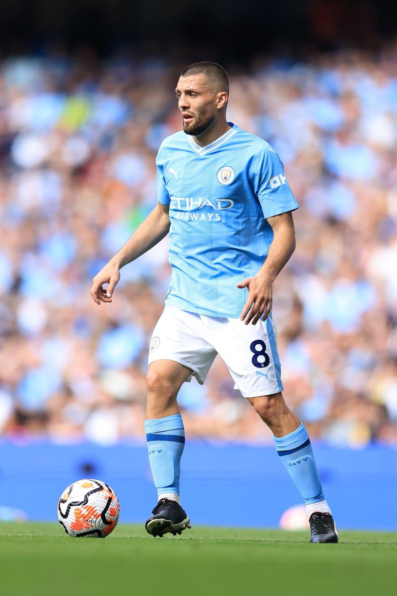 ErlingRoIe's tweet image. Kovacic is putting up world class performances whilst Chelsea are losing every week. He won 😭😭