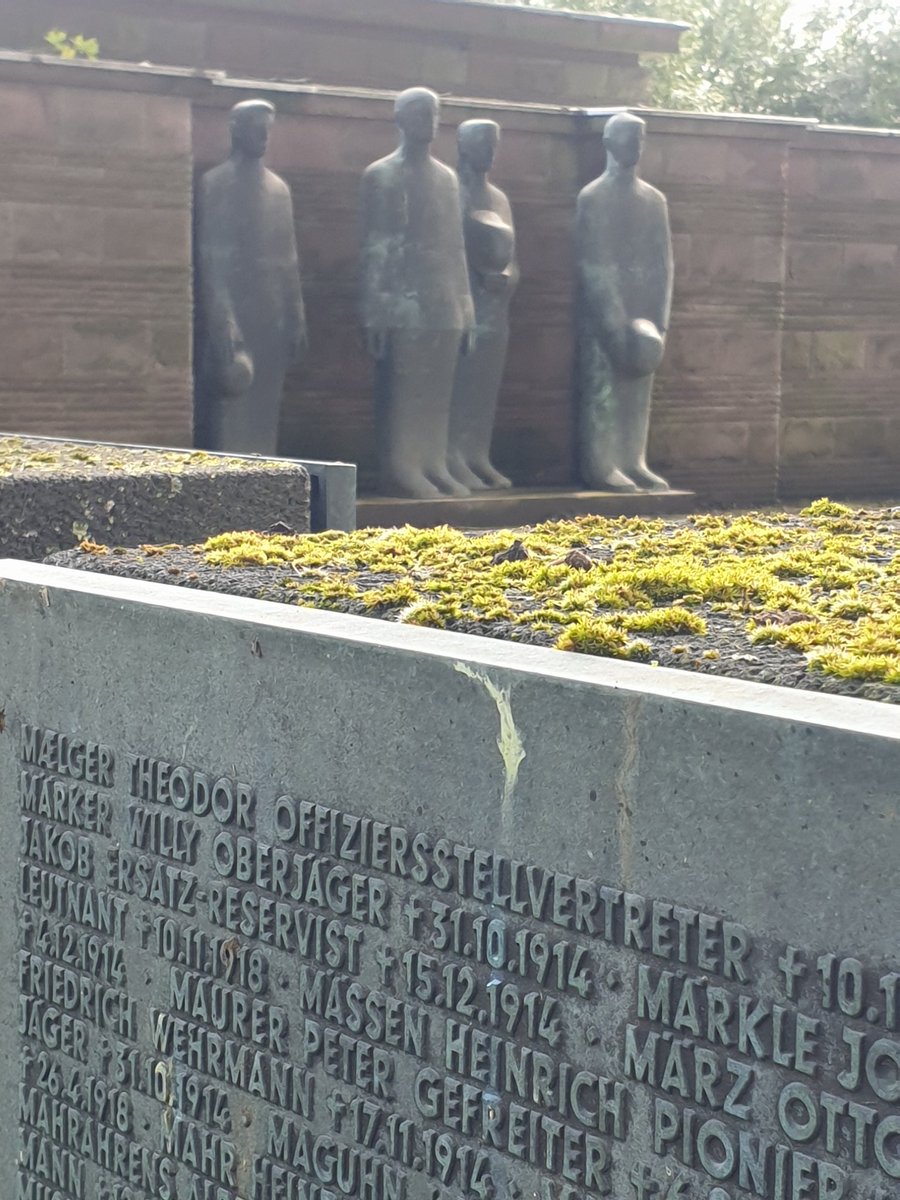 Cadets from <a href="/372Sqn/">372 (Barry) Squadron</a> this afternoon are in the Passchendale area of Belgium 🇧🇪 and have visited Brooding Soldier and Flanders Welsh Memorial, Houlthulst Belgium Cemetery and Lanngemark German Cemetery  

<a href="/CWGC/">Commonwealth War Graves</a> #whatwedo <a href="/aircadets/">RAF Air Cadets</a> #no1welshwing