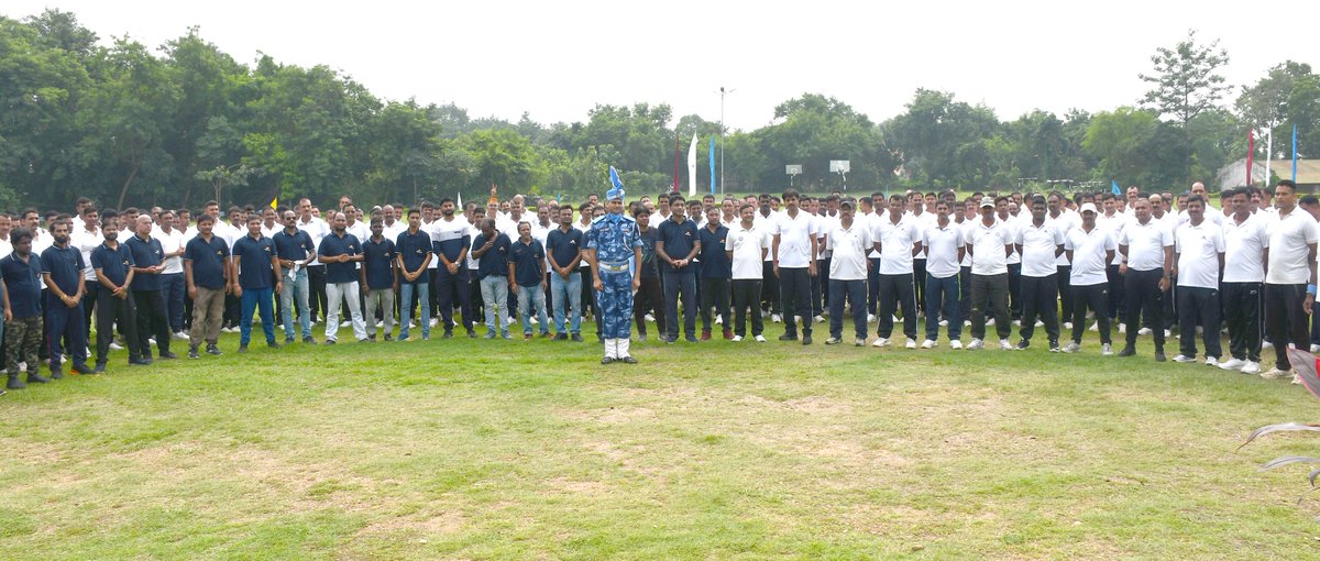 106BNRAF's tweet photo. Today was a powerful moment as the reputed Dainik Jagran Group,106 RAF BN, and villagers from nearby communities came together on the cricket field, exemplifying the unity and integrity of our nation. Let's celebrate this spirit of togetherness. #UnityInCricket https://t.co/y5exXUgzCl