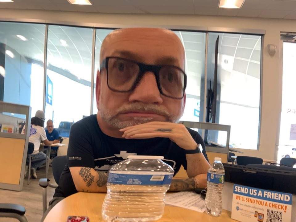 ChiefSexton's tweet image. Apparently, this is how my little pictures me… or at least this is how she warps me in pictures.