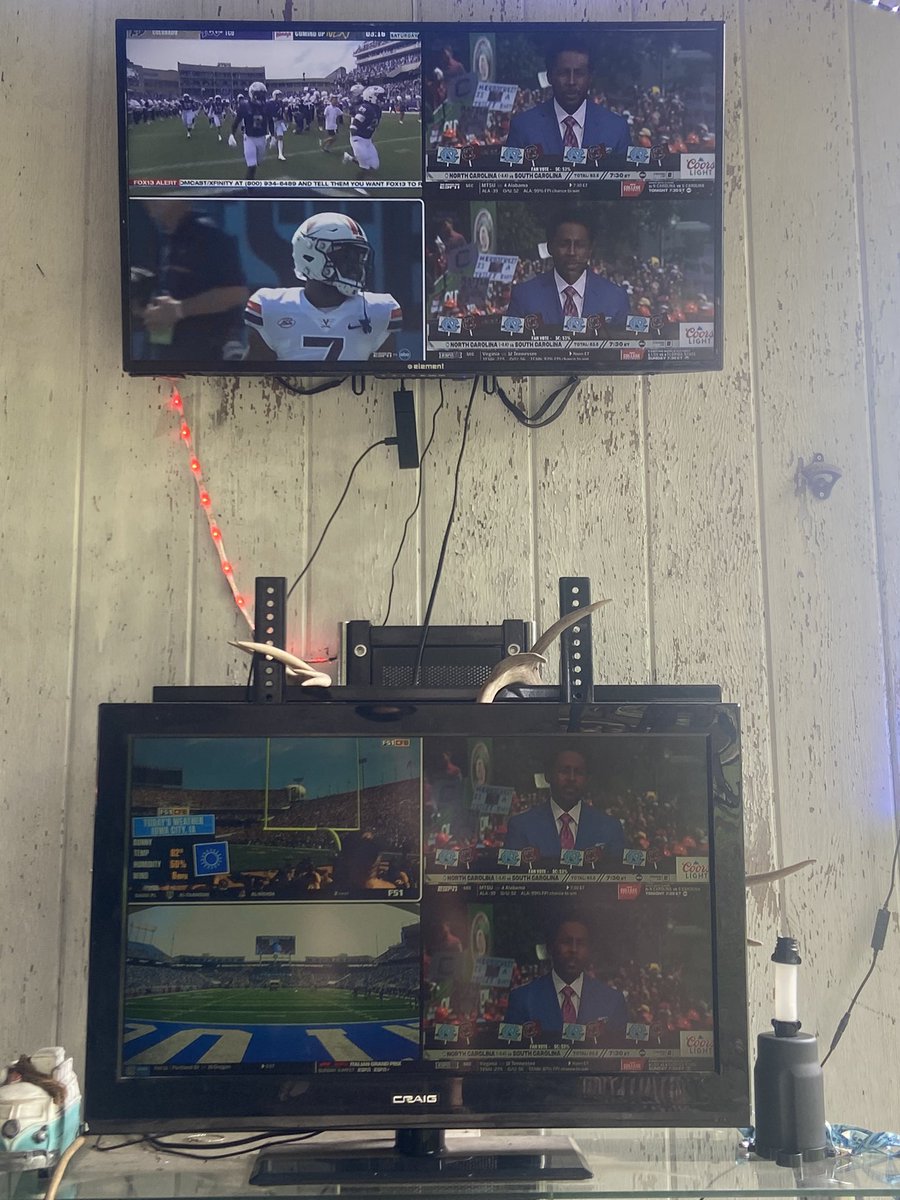 731sportsfan901's tweet image. The ultimate college football experience! 2 tv+4 screens=8 games. Football math at its finest. @YouTubeTV #multicast