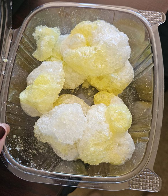 Also some freeze dried candy! 🤤 https://t.co/350ieeNCsA