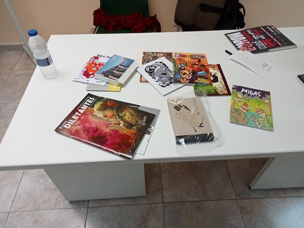 SHF_Comic's tweet photo. Empieza el taller "Libertad creativa contra toda autoridad menos con mi mamá" a cargo de El Yako
#jacacomic #bd #comic https://t.co/FX8QcWEyWk