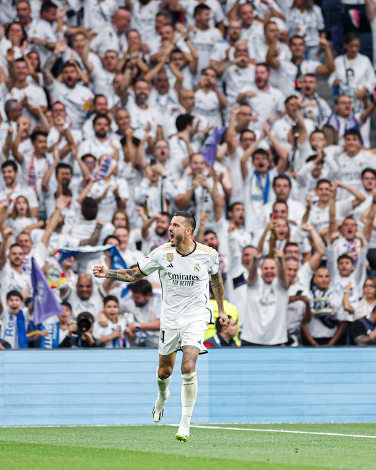 Cr7stianismo_'s tweet photo. Un futbolista que rechazó el dinero de los clubes estado para hacer historia en el Real Madrid.

Y un jugador que vino bajándose el sueldo para cumplir su sueño a sus 30 años.

Son madridismo. Son grandeza.

Más Joselu y más Bellingham, y menos .....ppé https://t.co/E837iQhvBg