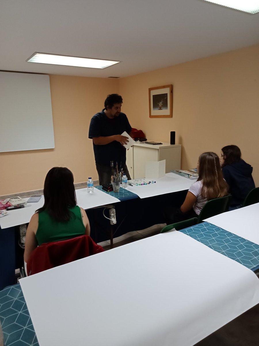 SHF_Comic's tweet photo. Empieza el taller "Libertad creativa contra toda autoridad menos con mi mamá" a cargo de El Yako
#jacacomic #bd #comic https://t.co/FX8QcWEyWk