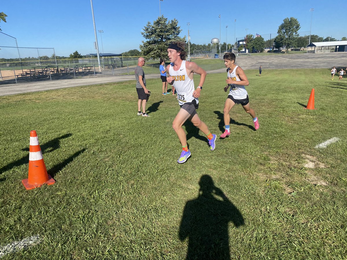 CoachGYates's tweet photo. Noah Thompson takes 1st and Kai Foster takes 2nd to lead our #fultonhornetsxc boys team to a 2nd place finish in the small school division at the Jim Marshall Invitational!  Results: https://t.co/Tsh7PAeOoa
@FPSActivities @RLCampbell13 https://t.co/KKMPc0XWhL